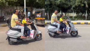 Underage Driving: बच्चे से चलवाई गाड़ी, तो खानी पड़ सकती है जेल की हवा! जानिए क्या कहते हैं नियम