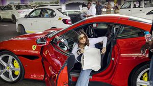 Shilpa Shetty की लाल Ferrari Portofino ने क्यों खींचा सबका ध्यान! करोड़ों की इस कार में छिपी हैं कई खासियत