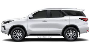 हाइब्रिड इंजन, 4X4 ड्राइवट्रेन और ज्यादा माइलेज! नई फॉर्च्यूनर के साथ एंट्री मारेंगी ये जबरदस्त SUV