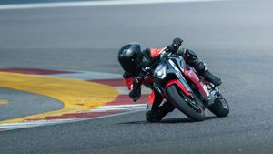 जबरदस्त लुक और बेहतरीन परफॉरमेंस! 5 लाख से कम दाम में आती हैं ये Sports Bikes, देखिए लिस्ट