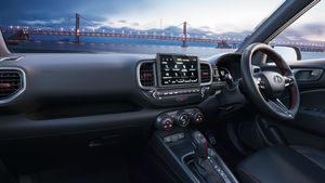 पावरफुल इंजन, इलेक्ट्रिक सनरूफ और ADAS सेफ्टी; महंगी हो गई Hyundai की ये पॉपुलर SUV, अब चुकानी होगी इतनी कीमत