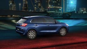 30.6 Km माइलेज, 360 डिग्री कैमरा और 6 एयरबैग; इस प्रीमियम कार पर मिल रही 64 हजार की छूट