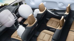 Toyota Innova Crysta खरीदने के लिए कितनी होनी चाहिए सैलेरी? जानें सबसे सस्ता फाइनेंस प्लान