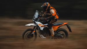 2025 KTM Adventure Range भारत में लॉन्च, चेक करें Price और Features से लेकर Engine तक की डिटेल