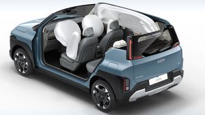 19Km माइलेज, 6 एयरबैग और पार्किंग कैमरा! फीचर लोडेड है इन गाड़ियों का बेस वेरिएंट; शुरुआती कीमत मात्र 8.10 लाख