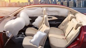 33 KM माइलेज, 6 एयरबैग और सनरूफ; एक लाख रुपये सस्ती मिल रही ये पॉपुलर सेडान! सिर्फ इन ग्राहकों को मिलेगा फायदा