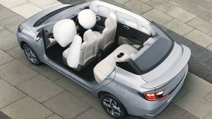 34Km माइलेज और कीमत 4.23 लाख से शुरू; ये हैं 6 एयरबैग वाली टॉप 10 सबसे सस्ती कारें, अपने लिए चुनें बेस्ट