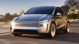 शोरूम तैयार, ग्राहकों का इंतजार! Tesla जल्द लॉन्च करेगी अपनी पहली Electric Car