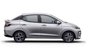 22Km माइलेज, 6 एयरबैग और कई एडवांस फीचर्स; इस सस्ती कार को खूब पसंद कर रहे लोग, इतना है On-Road Price