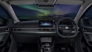 पैनोरमिक सनरूफ, 6 एयरबैग और 360 डिग्री कैमरा; इस पॉपुलर SUV की बिक गई इतनी यूनिट्स, कीमत मात्र 8 लाख से शुरू