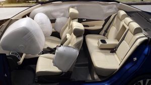 17 Km माइलेज, 6 एयरबैग और ADAS सेफ्टी! इस प्रीमियम SUV पर मिल रही 76 हजार की छूट