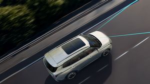 वेंटिलेटेड सीट्स, बड़ा सनरूफ और 6 एयरबैग! इस प्रीमयम MPV ने बढ़ा दी Maruti Ertiga की टेंशन