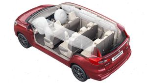 मात्र 15 हजार की EMI पर घर लाएं 6 एयरबैग वाली Maruti Ertiga; जानें On Road Price और डाउन पेमेंट का हिसाब-किताब