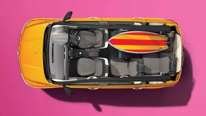 20Km माइलेज, 4 एयरबैग और पार्किंग कैमरा! इस 7-सीटर MPV पर मिल रही 90 हजार की छूट; फैमिली के लिए बेस्ट