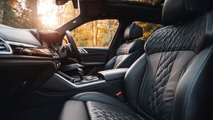 7 एयरबैग, 4x4 ड्राइवट्रेन और हाइब्रिड इंजन; Toyota की दमदार SUV को जमकर खरीद रहे ग्राहक; इतनी है कीमत