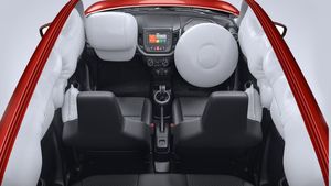 35 KM माइलेज, 6 एयरबैग और स्मार्ट फीचर्स; ऑफिस अप-डाउन के लिए बेस्ट है ये कार, शुरूआती कीमत 4.70 लाख