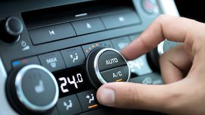 Car Care Tips: केबिन में दमदार कूलिंग के लिए जरूर करें ये 5 काम, नए जैसा हो जाएगा गाड़ी का एसी