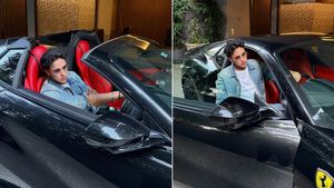 310 Kmph टॉप स्पीड और V12 इंजन; Abhishek Sharma के छ्क्के की तरह ही दमदार है उनकी नई Ferrari, कीमत 10.5 करोड़