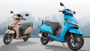 ऑफिस अप-डाउन के लिए बेस्ट हैं ये 5 सस्ते Scooters; कीमत मात्र ₹70000 से शुरू, माइलेज 50 Kmpl से ज्यादा
