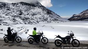 Winter Riding Tips: सर्दियों में ऐसे चलाएं बाइक; ये 5 टिप्स फॉलो किए, तो पूरे सीजन नहीं होगी दिक्कत