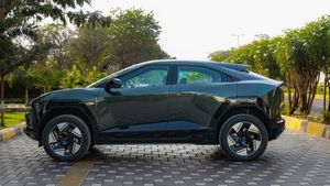 Mahindra BE 6 इलेक्ट्रिक SUV खरीदने के लिए कितनी होनी चाहिए सैलरी? जानें On Road Price और फाइनेंस प्लान