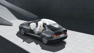 20 Km माइलेज, 6 एयरबैग और लेवल-2 ADAS! मार्केट में धमाकेदार एंट्री मारेगी ये Sedan; कीमत जान लीजिए