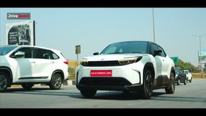 Toyota Urban Cruiser Ebella Review: मिडिल क्लास के लिए कैसी है टोयोटा की पहली इलेक्ट्रिक SUV? कितनी देगी रेंज 