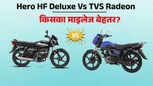 Hero HF Deluxe Vs TVS Radeon: कौन-सी बाइक है डेली रनिंग के लिए बेस्ट? कीमत-माइलेज में इतना अंतर 