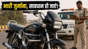 हीरो स्प्लेंडर में ट्रेन का हॉर्न: शौक पड़ेगा भारी, पुलिस काटेगी 10,000 का चालान!