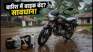 मानसून में 100-125cc बाइक का रखें ख्याल: भारी बारिश में फंसने से बचने के लिए आज ही करें ये 5 चेक
