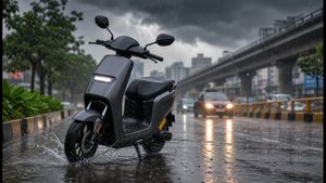 बारिश में भी नहीं रुकेंगे ये 3 इलेक्ट्रिक स्कूटर; 1 लाख से कम में पाएं IP67 सेफ्टी और दमदार परफॉरमेंस