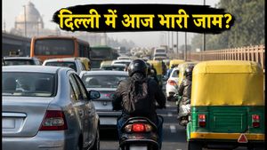 15 अगस्त को दिल्ली में टू-व्हीलर से निकल रहे हैं? इन रास्तों से बचें, वरना फंसेंगे जाम में