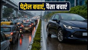 बारिश और जाम में पेट्रोल का खर्चा होगा आधा! ये 30+ kmpl वाली हाइब्रिड कारें हैं बेस्ट