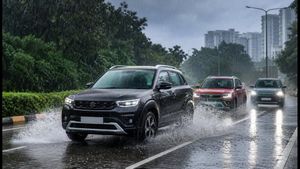 भारी बारिश में भी सुरक्षित रहेंगी ये 3 SUV; ₹15 लाख के बजट में बेस्ट फीचर्स और सेफ्टी