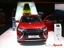 2016 Paris Motor Show: Updated Mitsubishi Outlander PHEW Revealed
