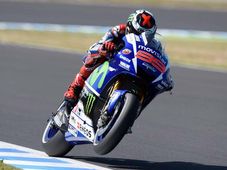 MotoGP Japan: Lorenzo Leads Crash-Filled FP2