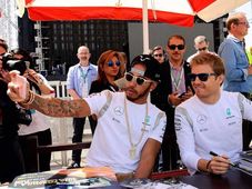 Lewis Hamilton To Chase Down Nico Rosberg In Austin