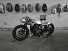 This Royal Enfield Himalayan Is A Perfect Salt Racer