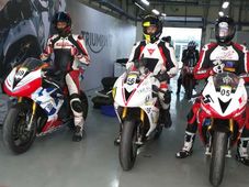 Triumph Daytona 675R Dominates 2016 JK Tyre Championship