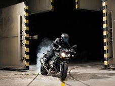 2017 BMW S1000R Revealed — Now More Powerful Than Ever