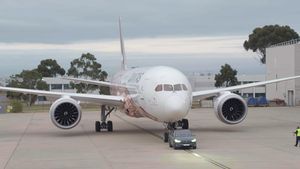 Tesla Model X Pulls A Plane — Makes New Guinness World Record For The Heaviest Tow By An EV