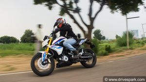 BMW G 310 R Review — Small Motorcycle Brimming With BMW Excellence