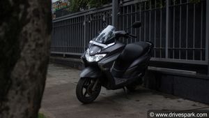 Suzuki Burgman Street Review — India's First Maxi-Scooter