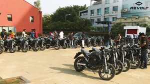 Revolt RV400 Deliveries Begin In Pune: Company Aiming To Close All Deliveries Soon