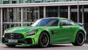2020 Mercedes-AMG GT-R Launched In India: Prices Start At Rs 2.48 Crore