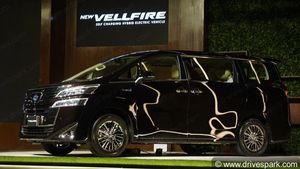 Toyota Sells 49 Units Of Vellfire In June: Demand Increases For Luxury MPV In India