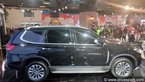 MG Gloster Spotted Testing Once Again Ahead Of India Launch: Details & Specifications