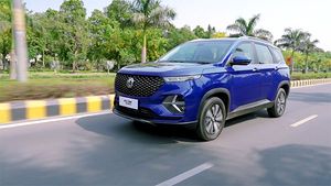 MG Hector Plus Seven Seater SUV Spied Testing Ahead Of Launch: Pics & Details