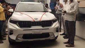 Kia Sonet Deliveries Commence For First Batch Customers Across India
