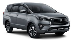 2021 Toyota Innova Crysta Facelift Unveiled: New Feature Upgrades & Other Details